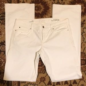 Gap sexy boot white jeans size 32 tall. 36” inseam.